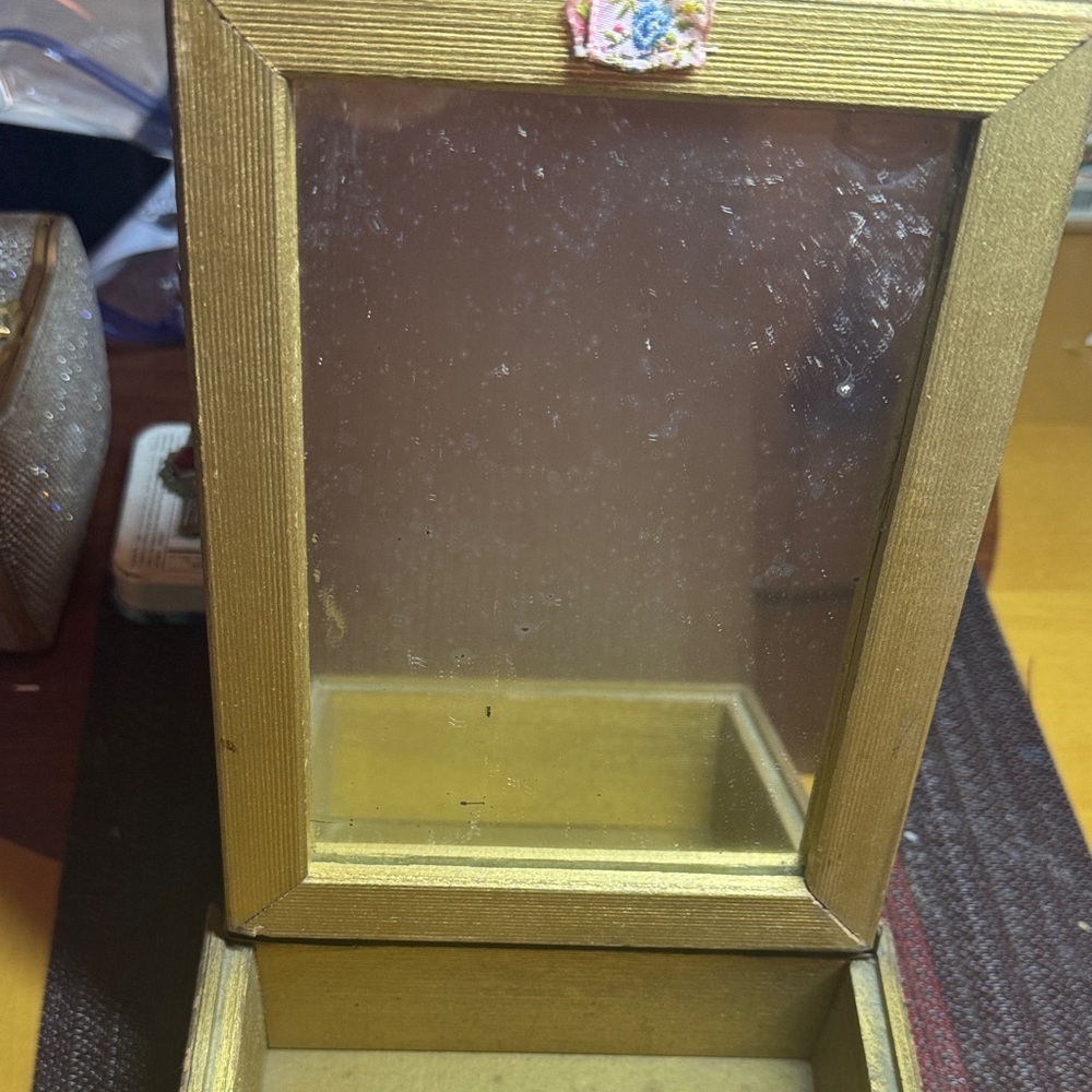 Vintage Floral Candy/jewelry box - Picture 13 of 14